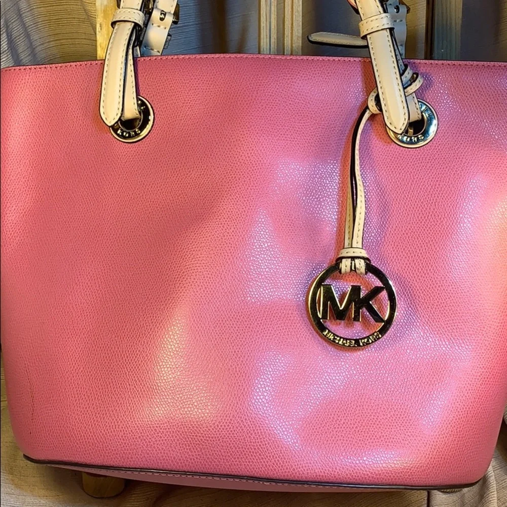 Michael Kors NWOT superb leather tote/shoulder bag